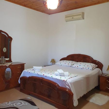 Sara Guesthouse Berat Exterior foto