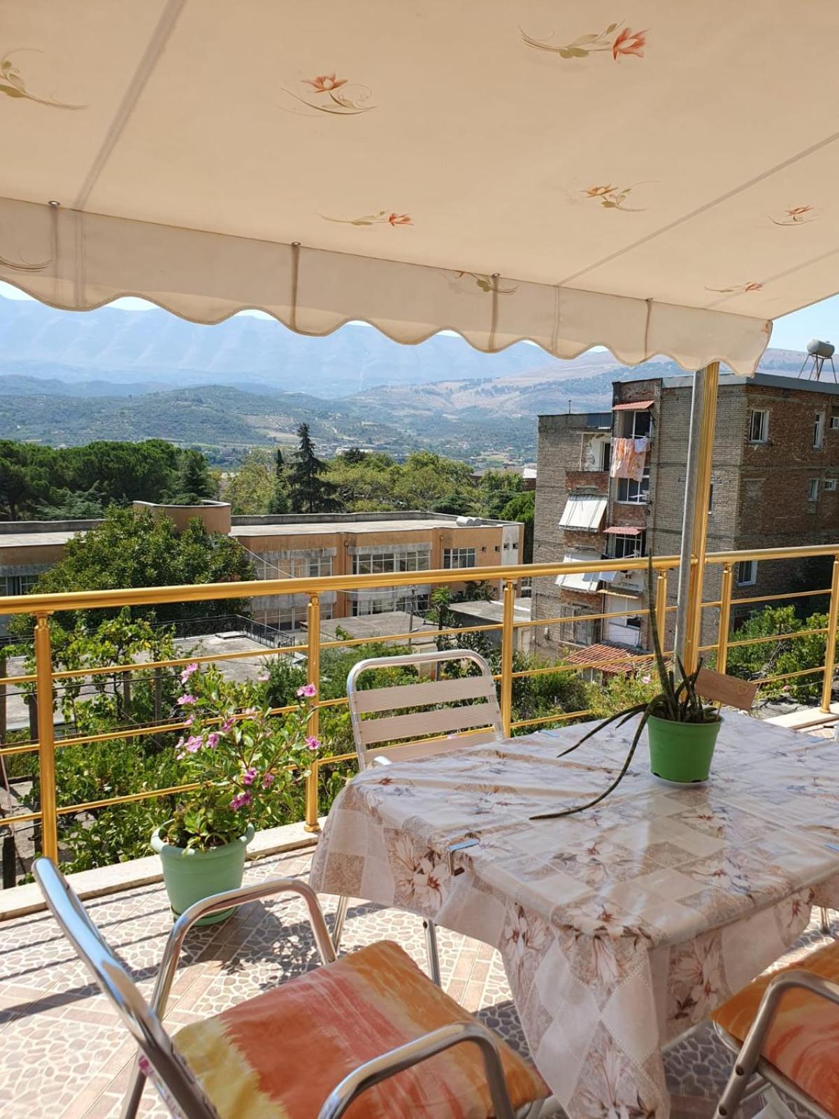 Sara Guesthouse Berat Exterior foto